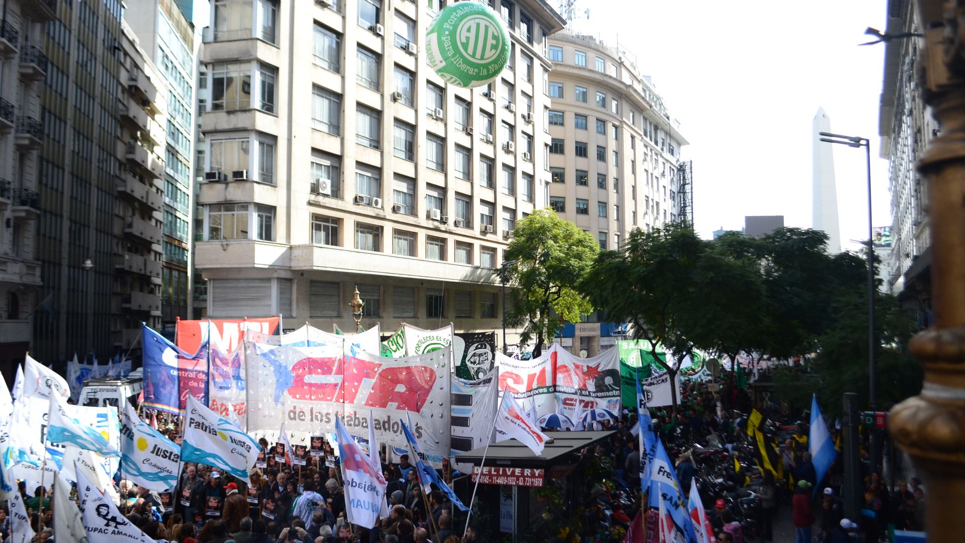 Miles de trabajadores marchamos en unidad contra el ajuste y la represión