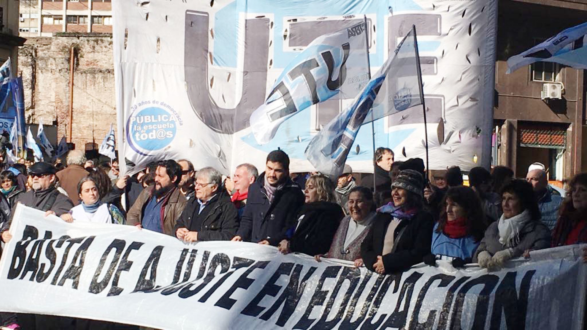 ATE Capital marchó junto a los docentes porteños por la reapertura de la paritaria