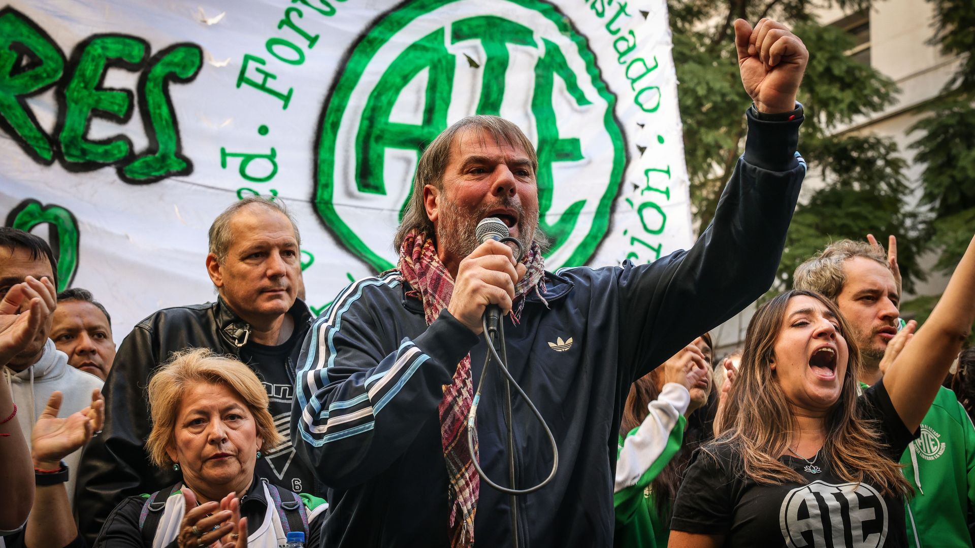 A la motosierra: Unidad, militancia y organización