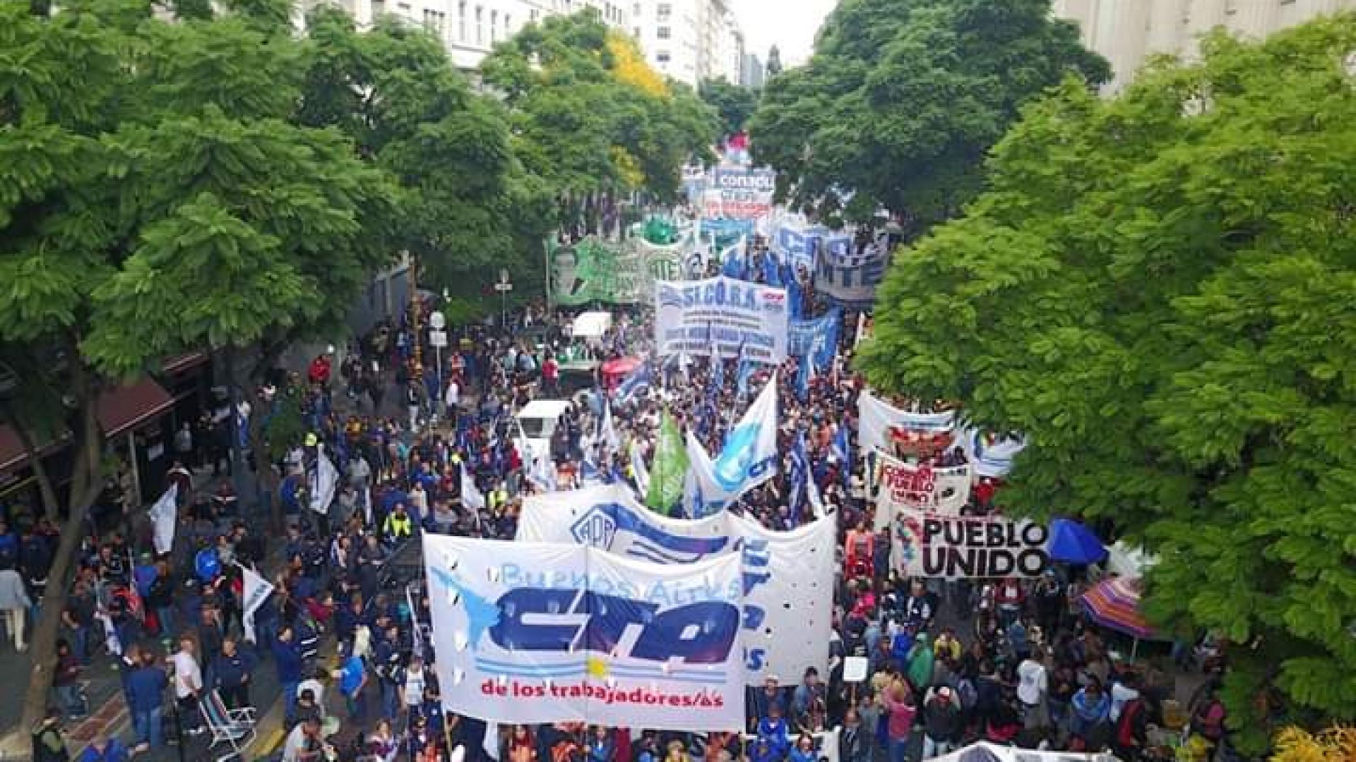 Alto acatamiento al paro nacional  y masiva movilización de trabajadores y trabajadoras a Plaza de Mayo