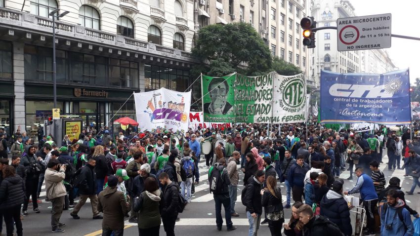 ATE Capital en la Marcha Federal: “La gente no se aguanta más los tarifazos, el hambre y la injusticia”