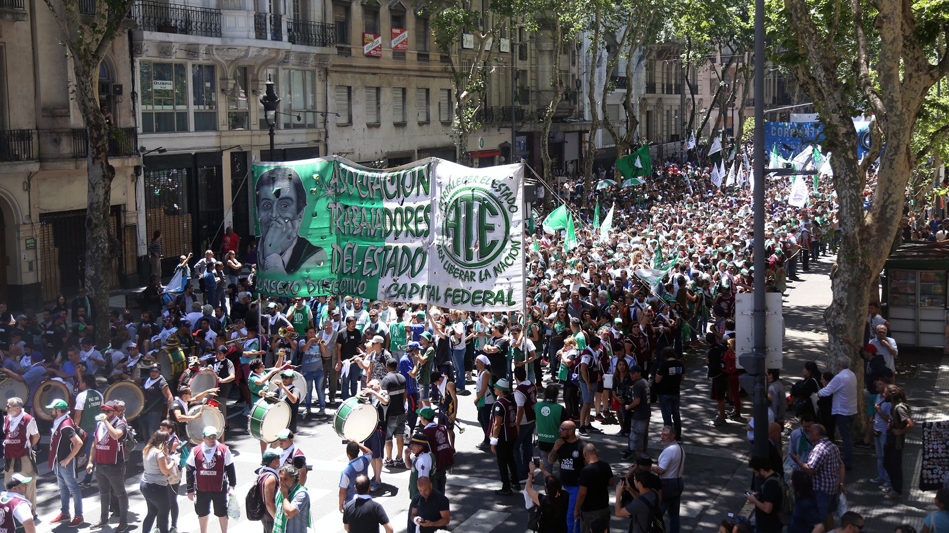 La Democracia argentina será fortalecida con multitudes expresando su descontento