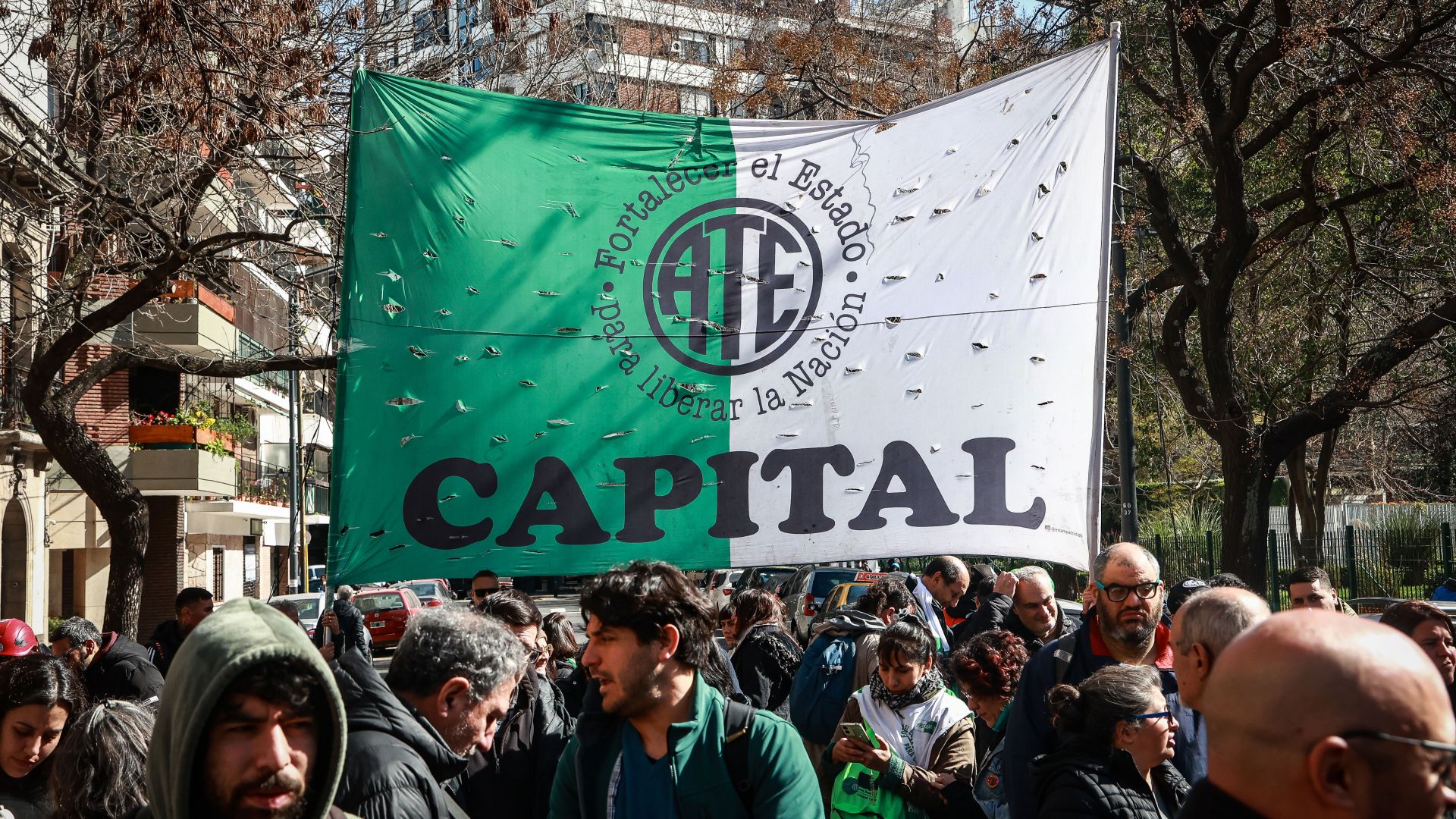 12 cooperativas de reciclado marcharon contra el nuevo pliego porteño