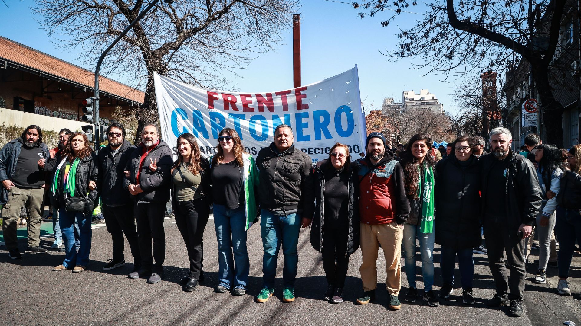 12 cooperativas de reciclado marcharon contra el nuevo pliego porteño