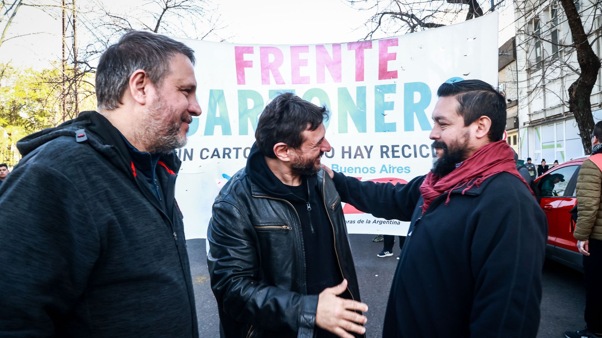 12 cooperativas de reciclado marcharon contra el nuevo pliego porteño