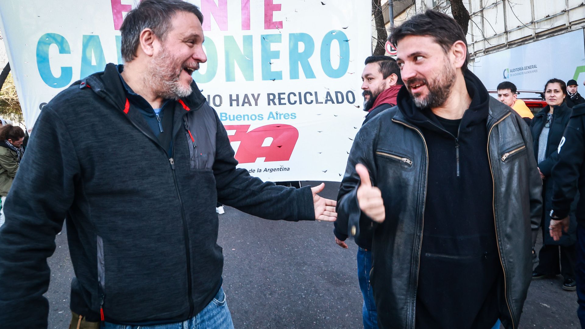12 cooperativas de reciclado marcharon contra el nuevo pliego porteño