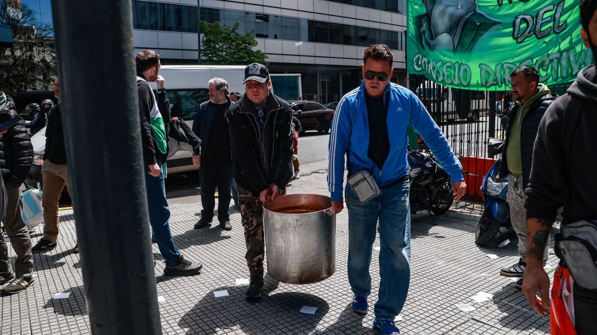 Vaciamiento, pérdida salarial y deterioro de condiciones laborales de la mano de Pettovello